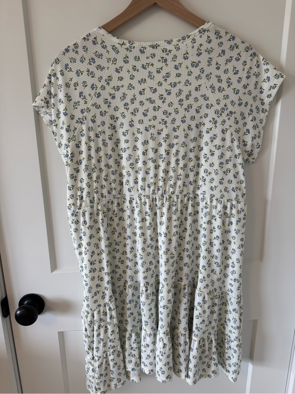 No Boundaries Light Blue Floral V-Neck Mini Dress Size XXL NWT - Picture 3 of 4